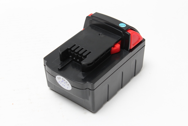 Milwaukee (D) 18V 5.0Ah Li-ion - Milwaukee porakoneakut - 11676 - 1